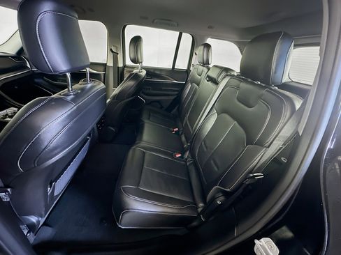 Used 2023 Jeep Grand Cherokee Limited w/ Black Appearance Package image 28