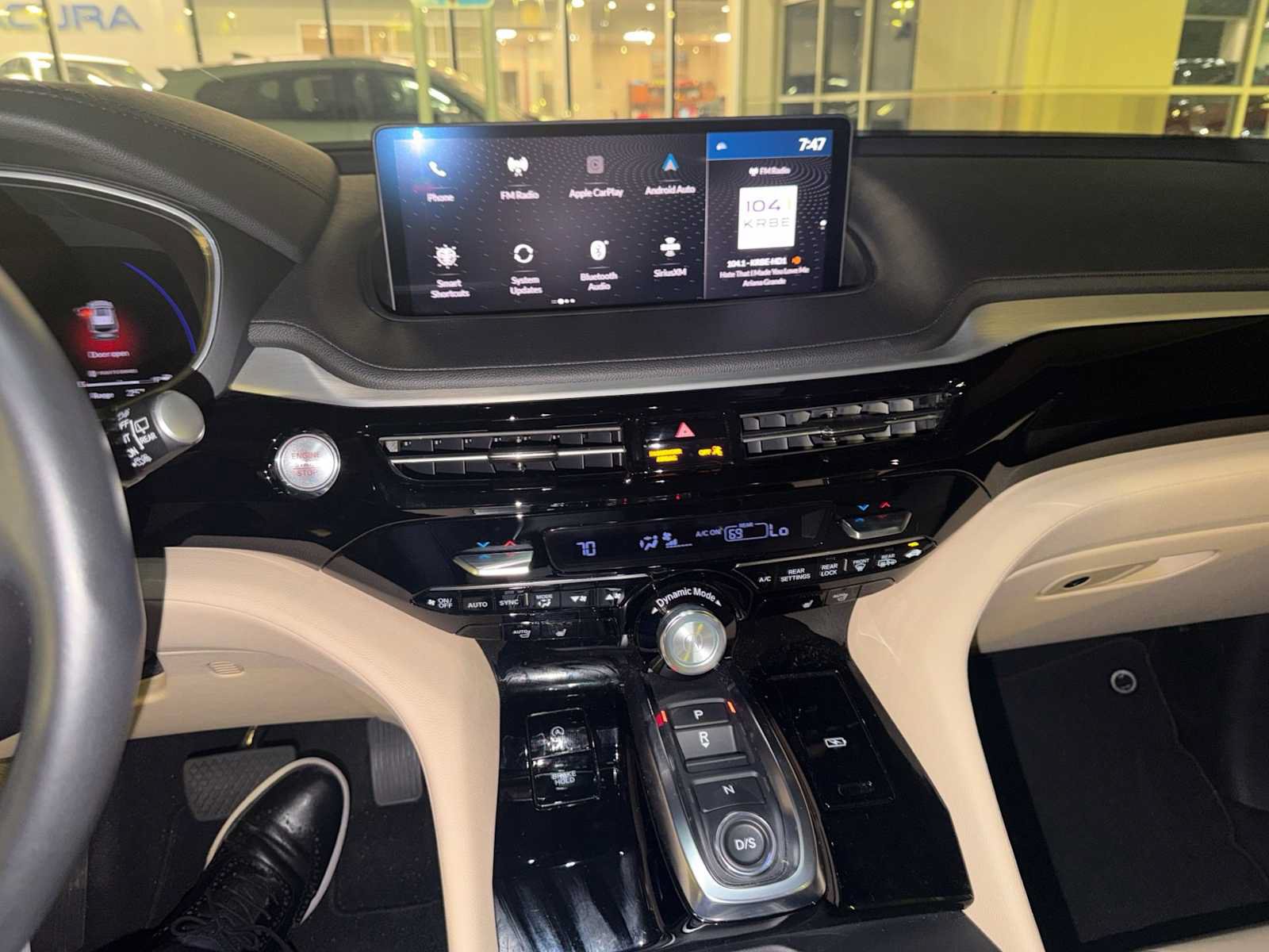 Used 2024 Acura MDX FWD image 12