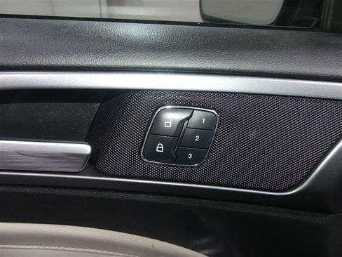 Used 2016 Ford Fusion Titanium FWD image 19