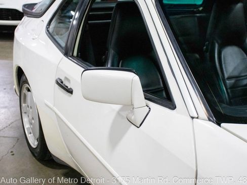 Used 1988 Porsche 944 Turbo image 25
