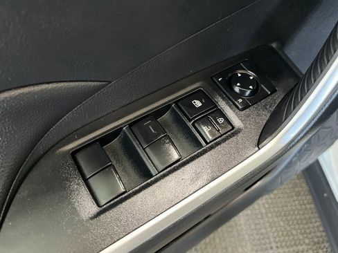 Used 2024 Toyota RAV4 LE AWD/4WD image 4