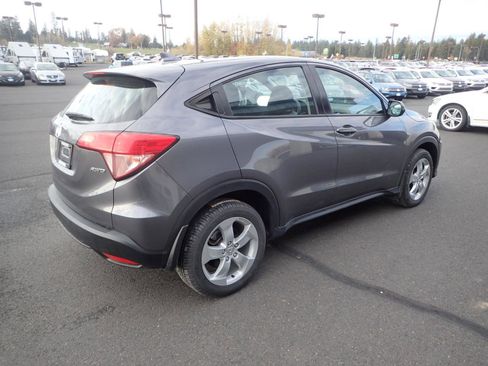 Used 2018 Honda HR-V LX image 5