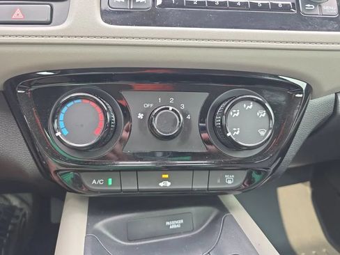 Used 2021 Honda HR-V LX image 28