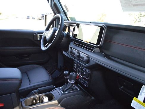 New 2026 Jeep Wrangler Unlimited Rubicon image 32