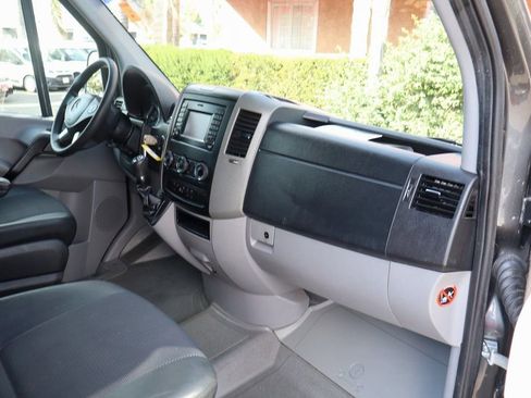 Used 2018 Mercedes-Benz Sprinter 2500 image 36