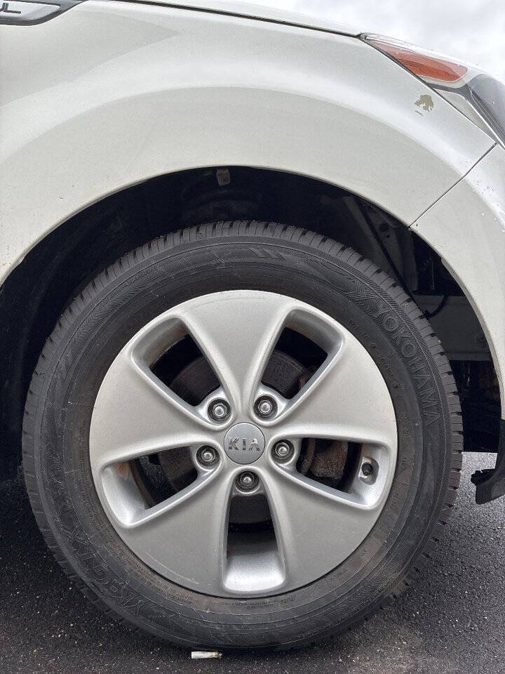 Used 2016 Kia Soul FWD image 9