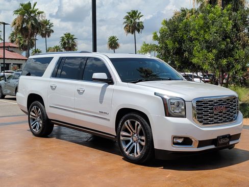 Used 2019 GMC Yukon XL Denali w/ Denali Ultimate Package RWD image 1