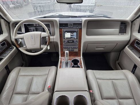 Used 2013 Lincoln Navigator 4WD w/ HD Trailer Tow Pkg image 9