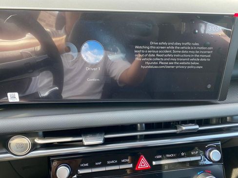 New 2026 Hyundai Tucson Blue SE image 16