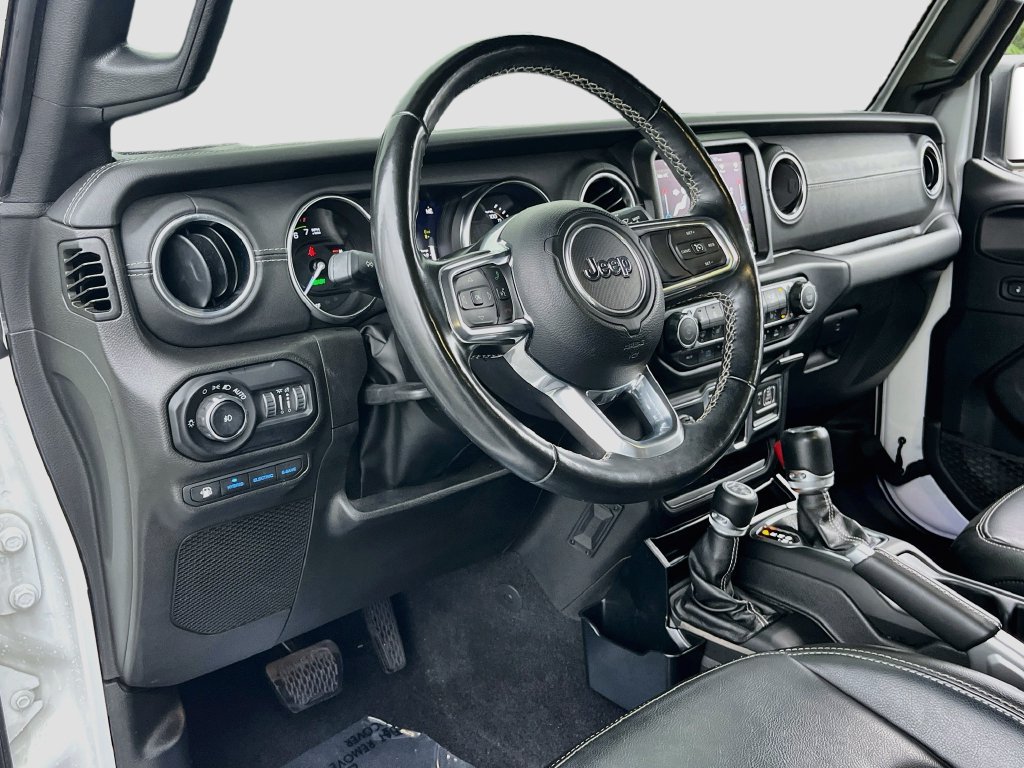 Used 2022 Jeep Wrangler Unlimited Sahara w/ Cold Weather Group AWD/4WD image 9