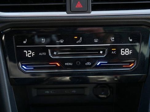 Certified 2025 Volkswagen Taos SEL AWD/4WD image 29