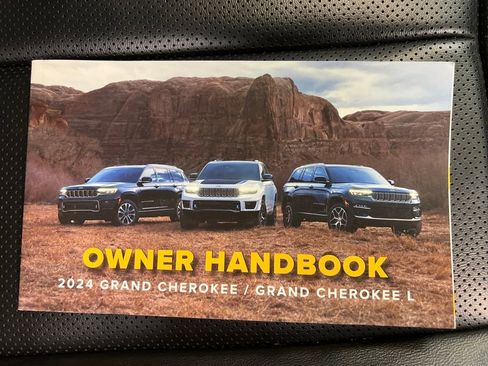 Used 2024 Jeep Grand Cherokee L Limited w/ Luxury Tech Group II image 31