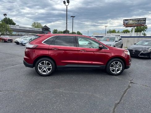 Used 2018 Ford Edge Titanium w/ Equipment Group 301A AWD/4WD image 8