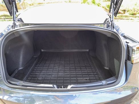 Used 2018 Tesla Model 3 Long Range RWD image 31