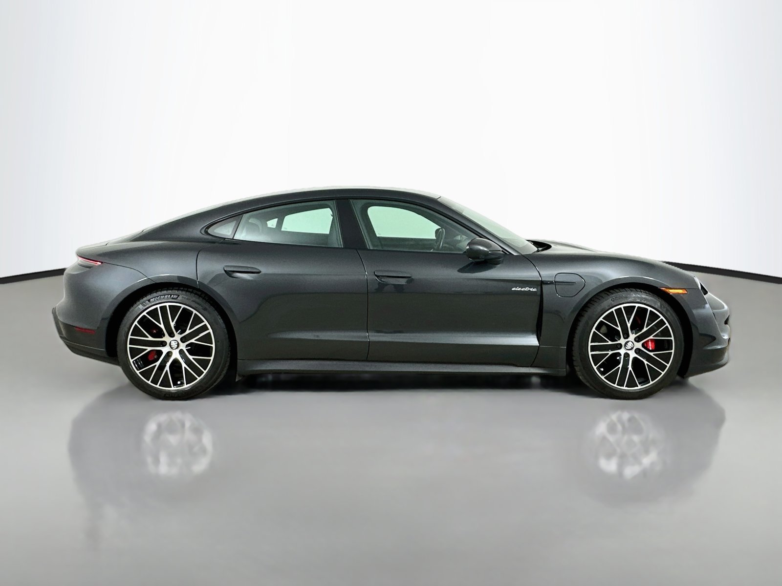 Used 2021 Porsche Taycan 4S w/ Premium Package AWD/4WD image 4