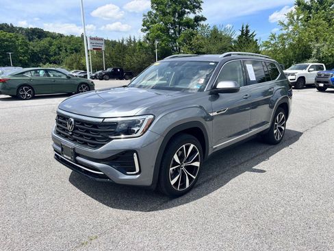 Used 2024 Volkswagen Atlas SEL Premium R-Line AWD/4WD image 3