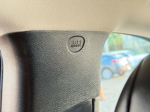 Used 2017 Jeep Cherokee Latitude w/ True North Edition image 28