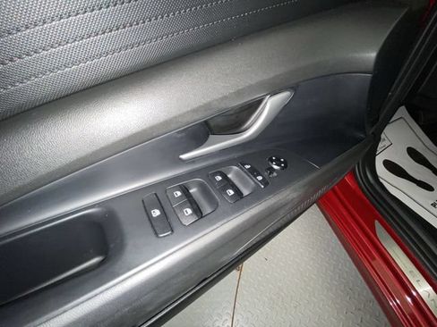 Used 2023 Hyundai Elantra SEL FWD image 13