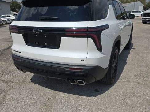 Used 2024 Chevrolet Traverse LT w/ Midnight/Sport Edition FWD image 3