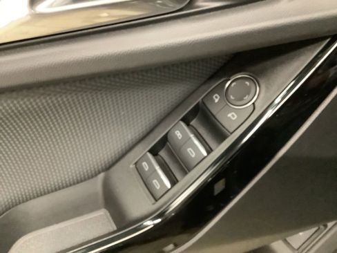 Used 2025 Chevrolet Equinox RS AWD/4WD image 10