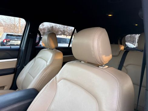 Used 2017 Ford Explorer XLT w/ Equipment Group 202A image 23