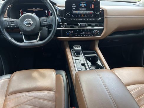 Used 2022 Nissan Pathfinder Platinum w/ Cargo Package FWD image 11