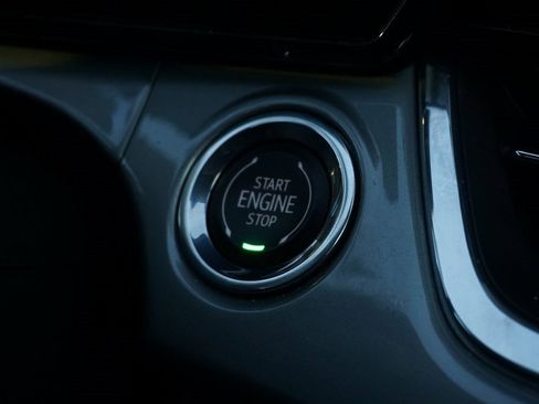 Certified 2025 Chevrolet Trax LT image 17