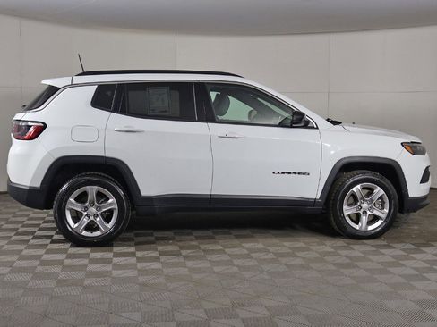 Used 2023 Jeep Compass Latitude image 15