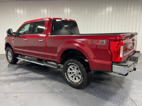 Used 2017 Ford F250 XLT w/ XLT Premium Package image 3