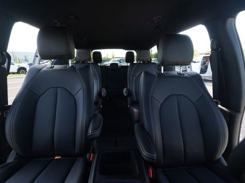 New 2026 Chrysler Voyager LX image 33
