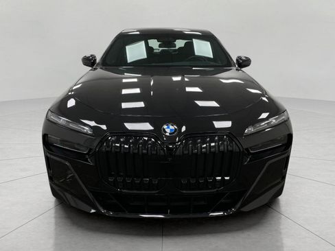 Certified 2023 BMW 760i xDrive w/ Executive Package image 10