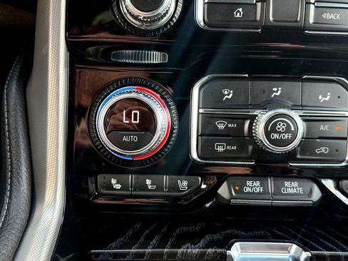 Certified 2021 GMC Yukon Denali w/ Denali Premium Package AWD/4WD image 37