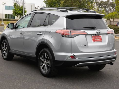Used 2017 Toyota RAV4 XLE FWD image 7