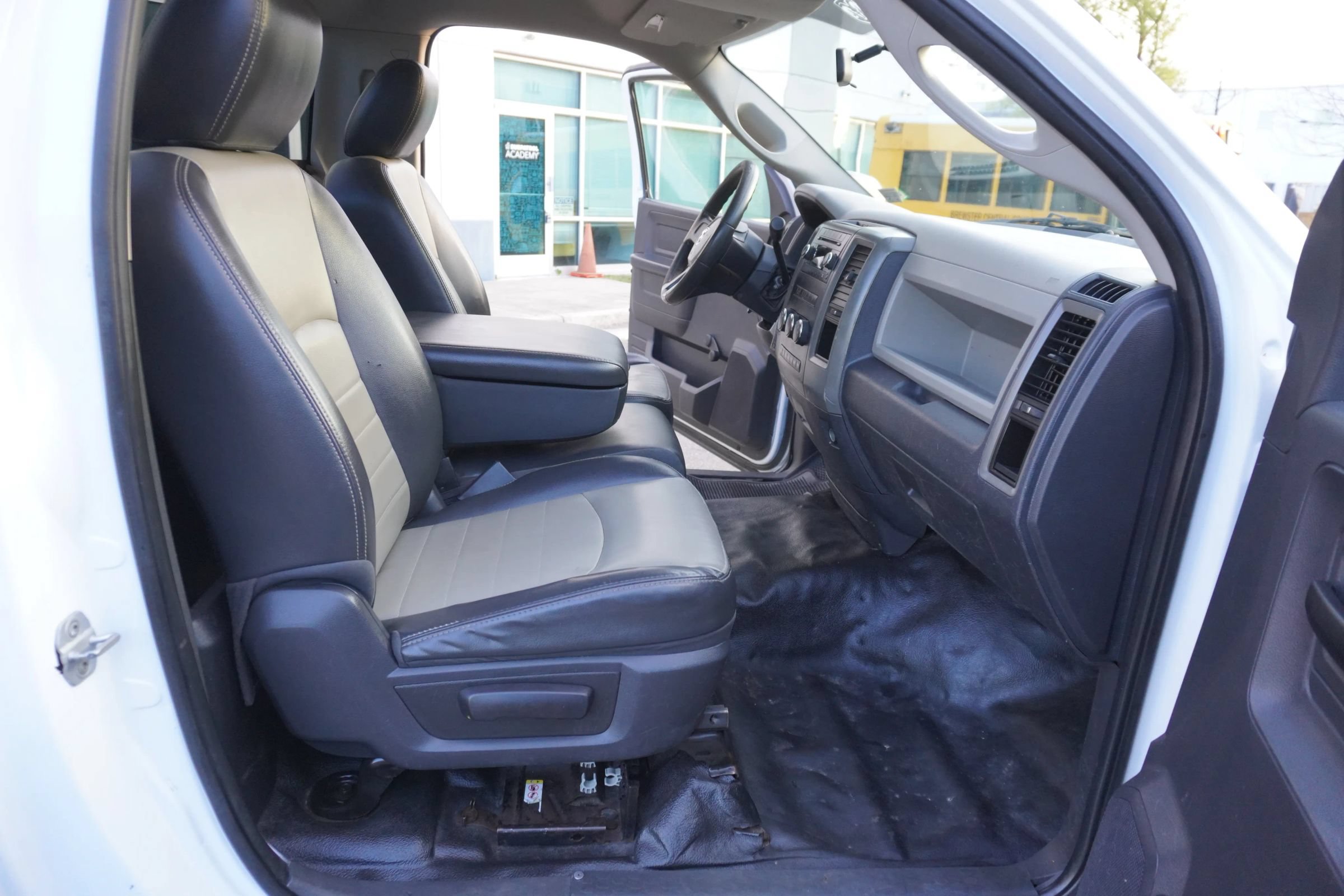 Used 2011 RAM 3500 ST RWD image 10