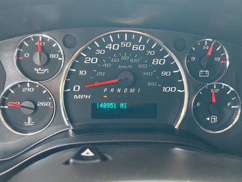 Used 2019 Chevrolet Express 2500 w/ Driver Convenience Package RWD image 20