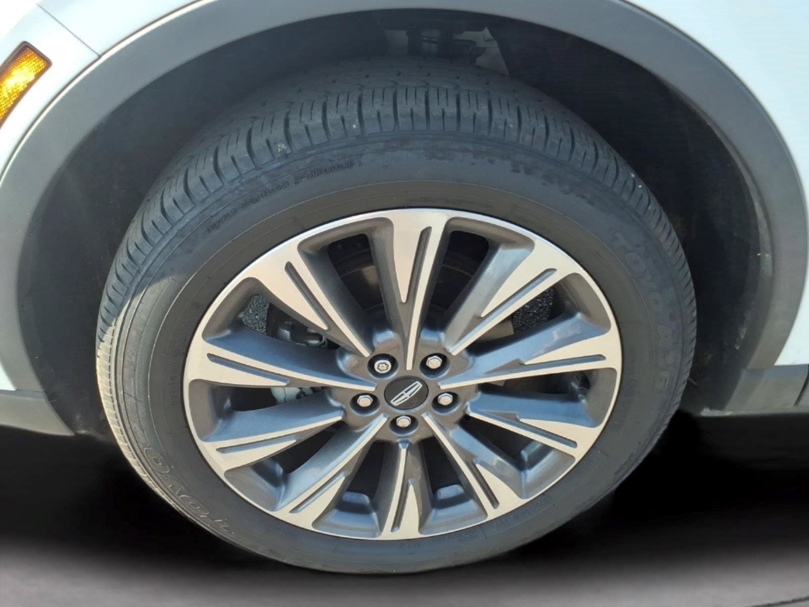 Used 2022 Lincoln Corsair Reserve w/ Elements Package FWD image 9
