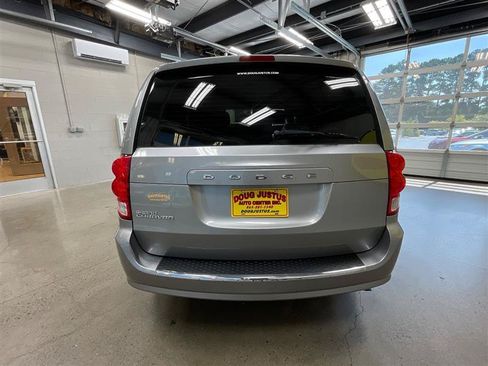 Used 2015 Dodge Grand Caravan American Value Package FWD image 4