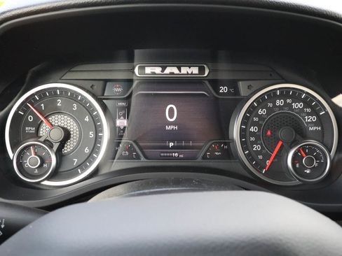 New 2026 RAM 1500 Express AWD/4WD image 32