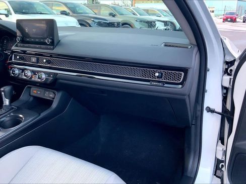 Used 2022 Honda Civic EX image 18