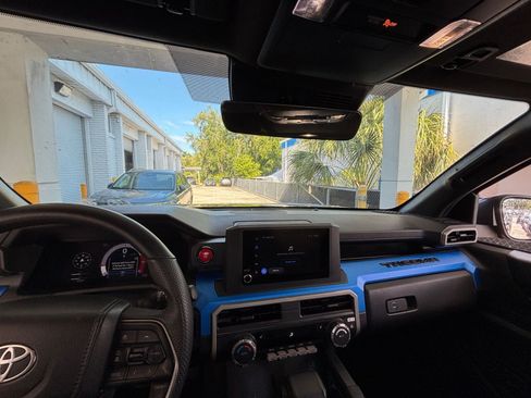 Used 2025 Toyota Tacoma TRD Off-Road AWD/4WD image 33