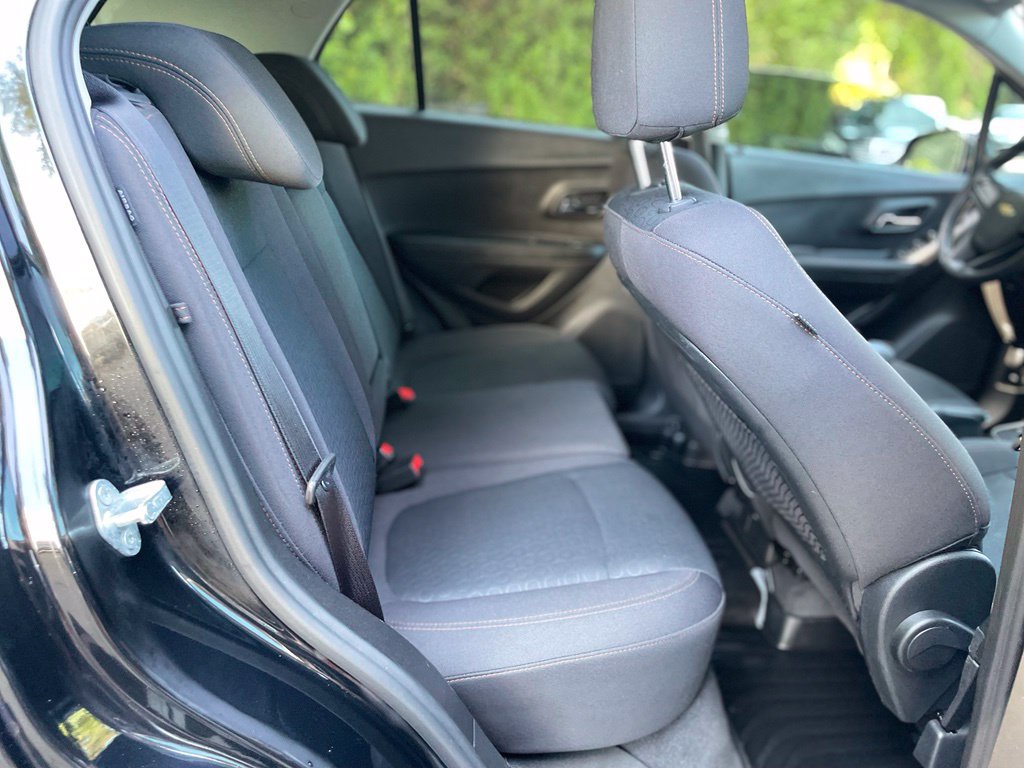Used 2018 Chevrolet Trax LS AWD/4WD image 19