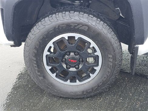 Used 2024 Toyota Tacoma TRD Off-Road image 14
