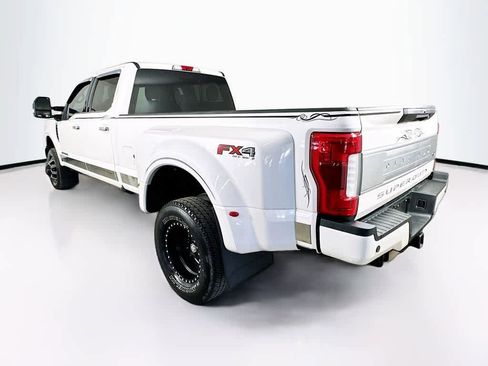 Certified 2018 Ford F350 Platinum w/ Platinum Ultimate Package image 4