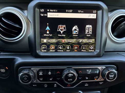 Used 2022 Jeep Wrangler Unlimited Sahara w/ LED Lighting Group AWD/4WD image 19