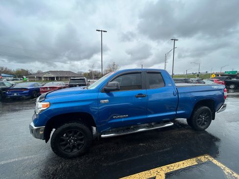 Used 2016 Toyota Tundra SR5 AWD/4WD image 3