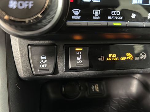 Used 2024 Toyota RAV4 SE w/ Weather Package AWD/4WD image 18
