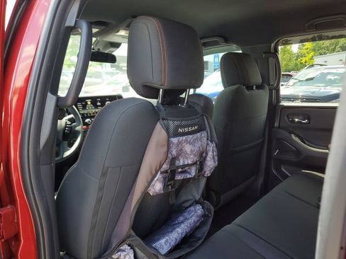 Used 2025 Nissan Frontier PRO-4X AWD/4WD image 12