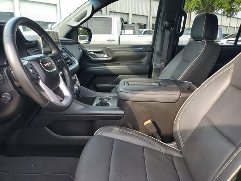 Used 2024 GMC Yukon SLT w/ SLT Premium Package AWD/4WD image 18