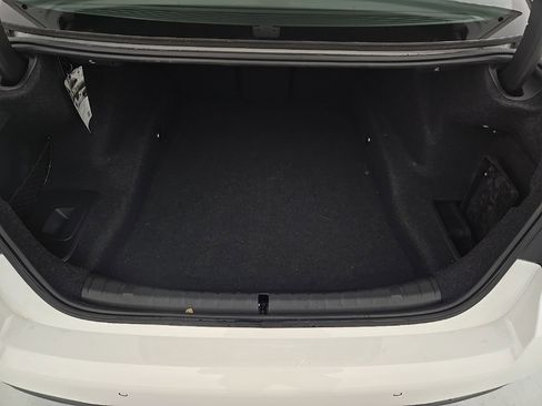 Used 2021 BMW 530i xDrive 530i xDrive w/ M Sport Package image 22