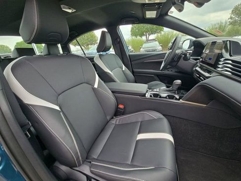 Used 2026 Toyota Camry SE w/ Convenience Package image 10